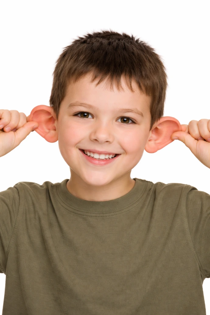 Correction des oreilles décollées par chirurgie otoplastie